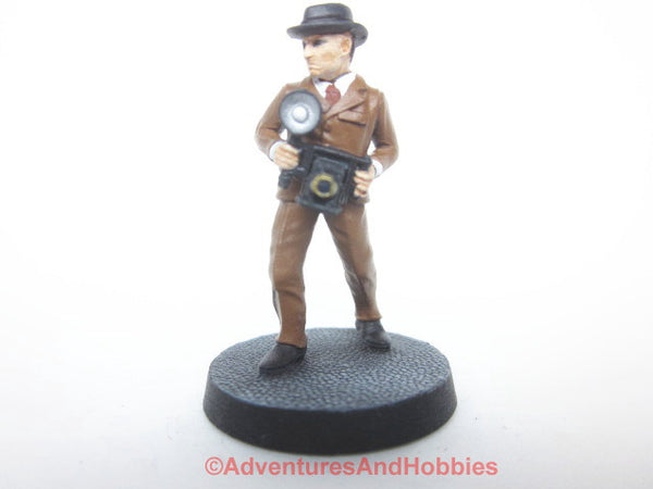 Call of Cthulhu Investigator Reporter With Camera 426 Pulp Painted 28mm