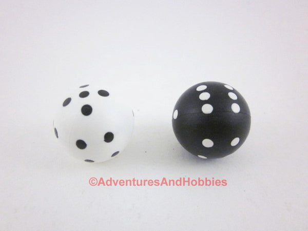 Round D6 Dice One Pair Black and White 22mm Pips 1 to 6 Novelty Set of 2