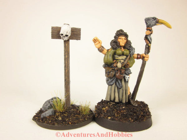 Wargame scenery wooden warning sign with human skull T1528 for 25 to 28mm miniatures games.