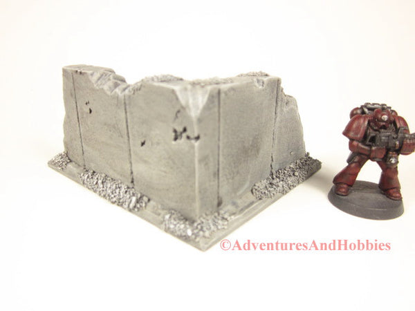 Style T595 Battle Damaged Small Corner Wall Section Ruin for 25-28mm Scale Miniature War Games.